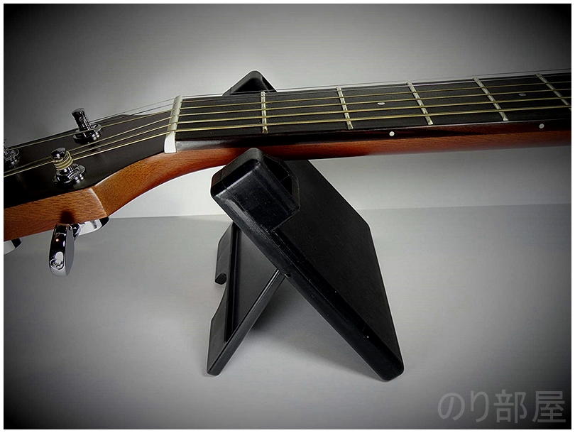 メンテナンスホルダーにもなる。Desktop Guitar Holder (デスクトップ・ギター・ホルダー) /ギター・スタンド /ギター・ホルダーもスゴイ！　Guitar Rest PW-GR-01 ギターレストが机に立て掛けられるようになり便利でオススメ！