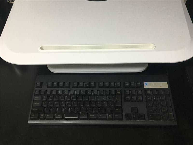スタンディングデスクのキーボード置き場の設置