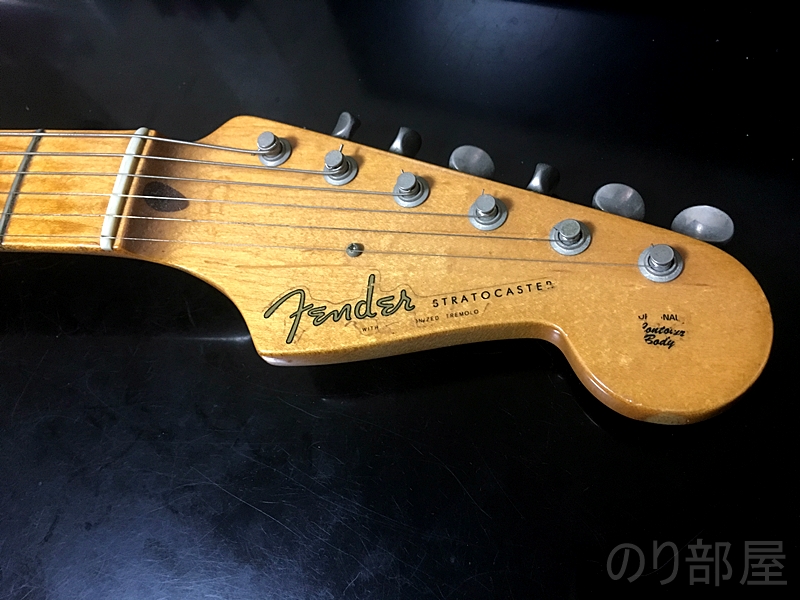 Fender Stratcasterに取り付ける【問題解決】クリップチューナー前から見えなくして隠す方法。つけっぱなしのダサさを解決！？ 簡単・無加工。