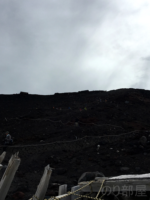 険しい道。山登り初心者が日帰りで富士山に行ってきたよ！ #富士山