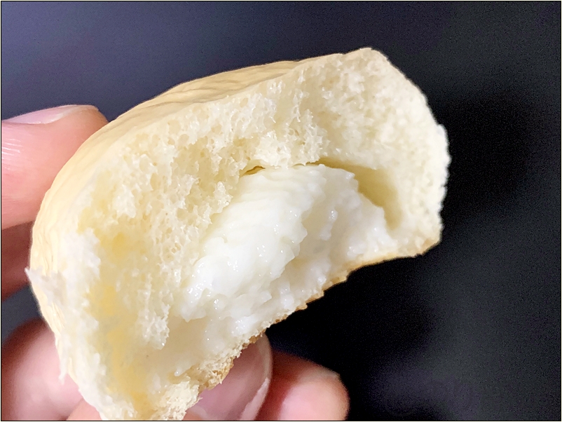 カルピス100周年の「カルピスクリームパン」が超おいしい！ カルピス100周年のシュークリームが超おいしい！「カルピスリングドーナツ」も「カルピスクリームパン」もさわやかで最高に美味くてオススメ！ #カルピス #乳酸菌