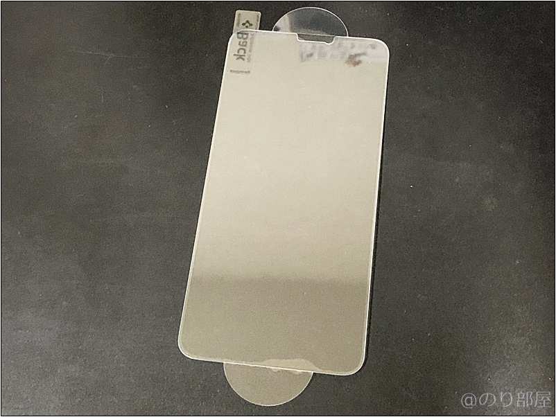 保護フィルム。【徹底解説】iPhone 11 proのオススメのケース･保護フィルムは｢Spigen ウルトラ・ハイブリッド｣と｢Spigen ガラスフィルム GLAS.tR SLIM｣!干渉もなくて丈夫で傷もつかない!【シュピゲン】