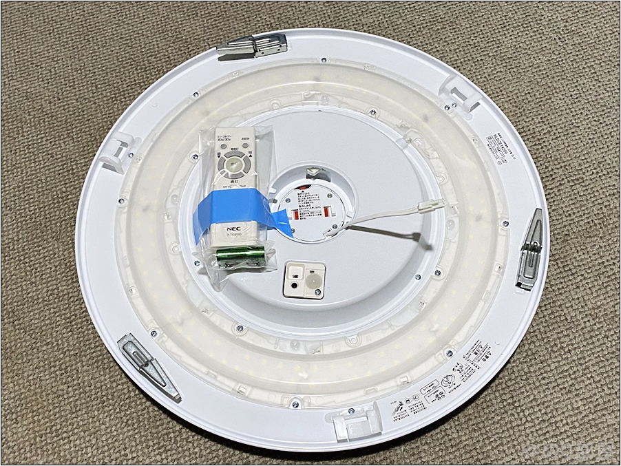 NEC LEDシーリングライトの到着・開封 LEDシーリングライトを買うときの注意点！部屋より大きいサイズがオススメ！蛍光灯から交換のメリット･デメリット。