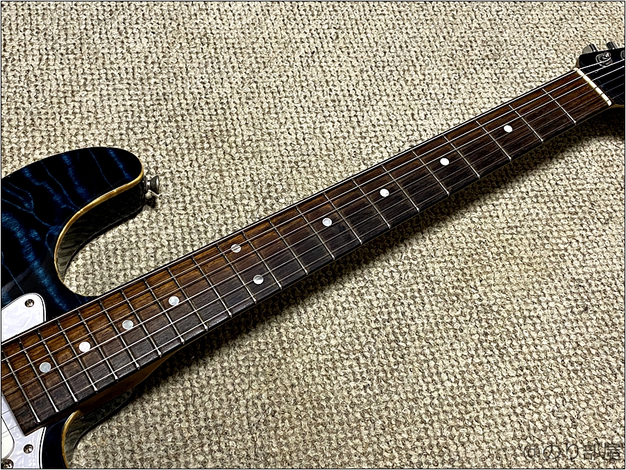 オーダーギターのネックは結構こだわりました。材質はハカランダ/メイプル【徹底解説】FREEDOM CUSTOM GUITARのセミオーダーギターの紹介。【愛機フリーダムギター】