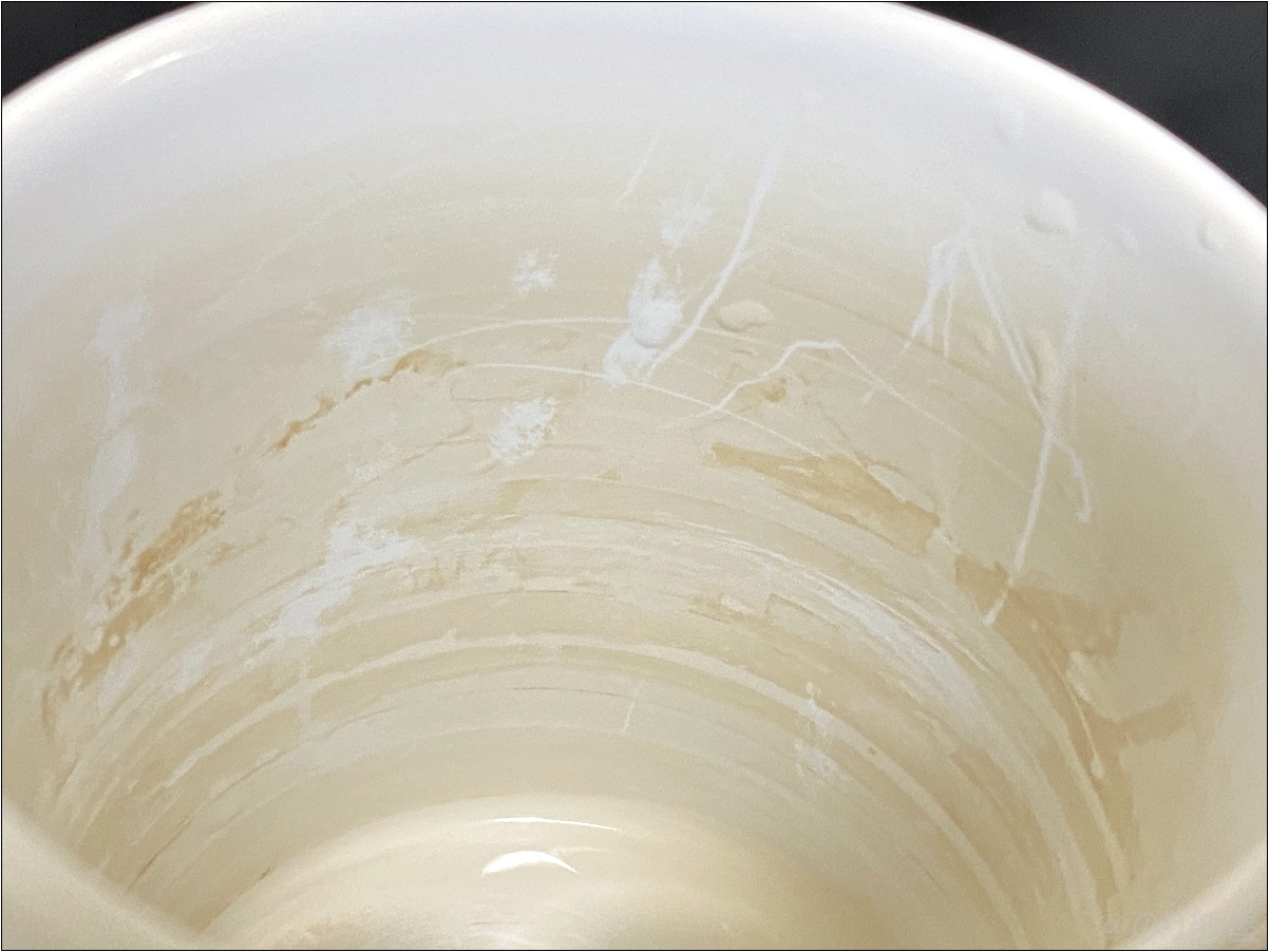 茶渋のカップの汚れ･茶渋を激落ちくんで一瞬でキレイにしていきます！【紅茶･コーヒー】【1分で解決】カップの汚れを簡単に取る方法。紅茶の茶渋跡を一瞬で簡単に安全に落とすことができます！【コーヒーやミルクティーのコップの汚れ】