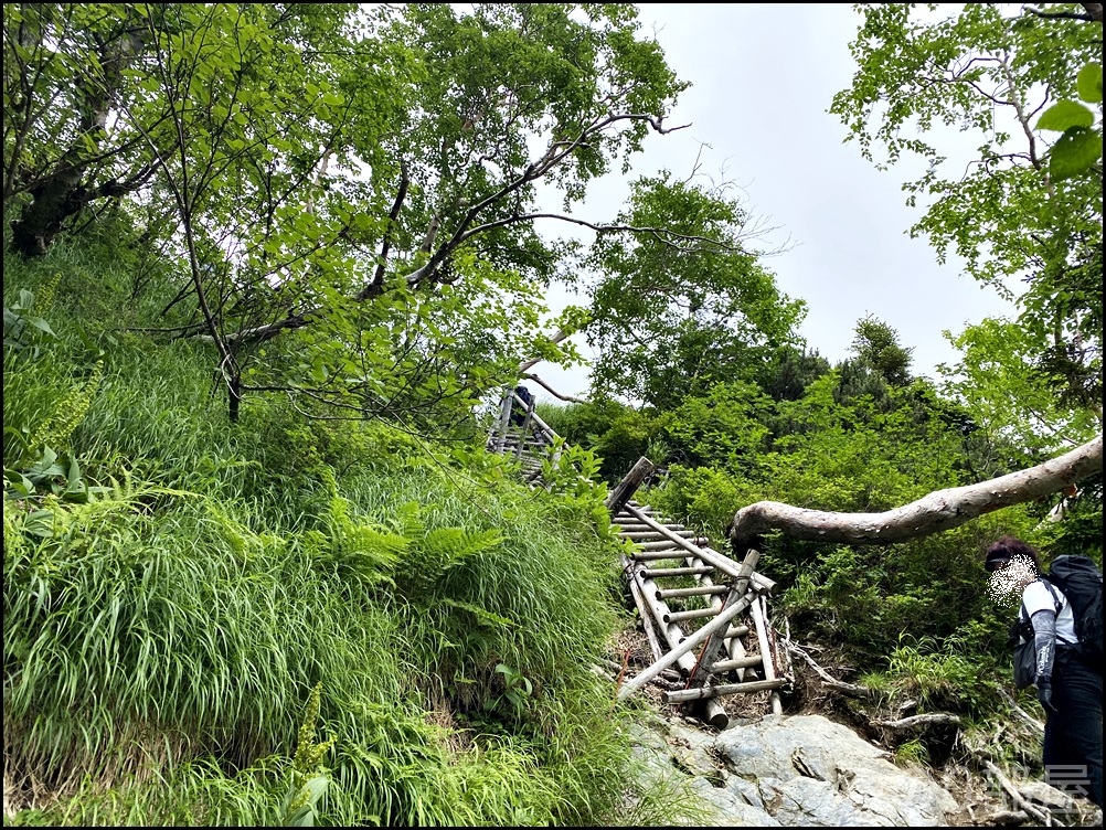 北岳山荘になんとか辿り着く山登り初心者！ 北岳に初心者が登ってきました！富士山よりも難易度が高くて危険な場所も！