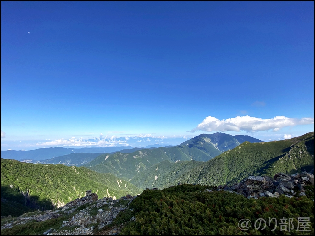 北岳で夢の稜線歩きができた！！ 日本一高い稜線歩きで初心者登山者は感動！ 北岳に初心者が登ってきました！富士山よりも難易度が高くて危険な場所も！