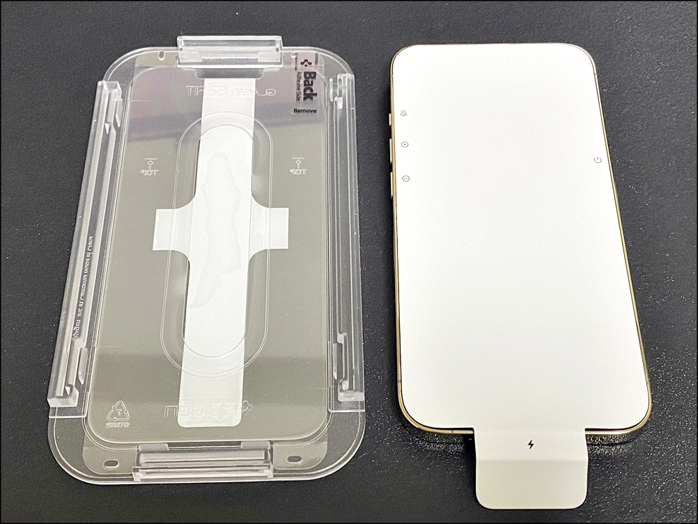 iPhone 13 Proに保護フィルム｢Spigen EZ Fit ガラスフィルム｣を装着してみます！iPhone 13 Proのオススメのガラスフィルム!｢Spigen EZ Fit ガラスフィルム｣が簡単に付けれてズレなくて画面にキズも付かなくてクリアで最強最高の保護フィルム!