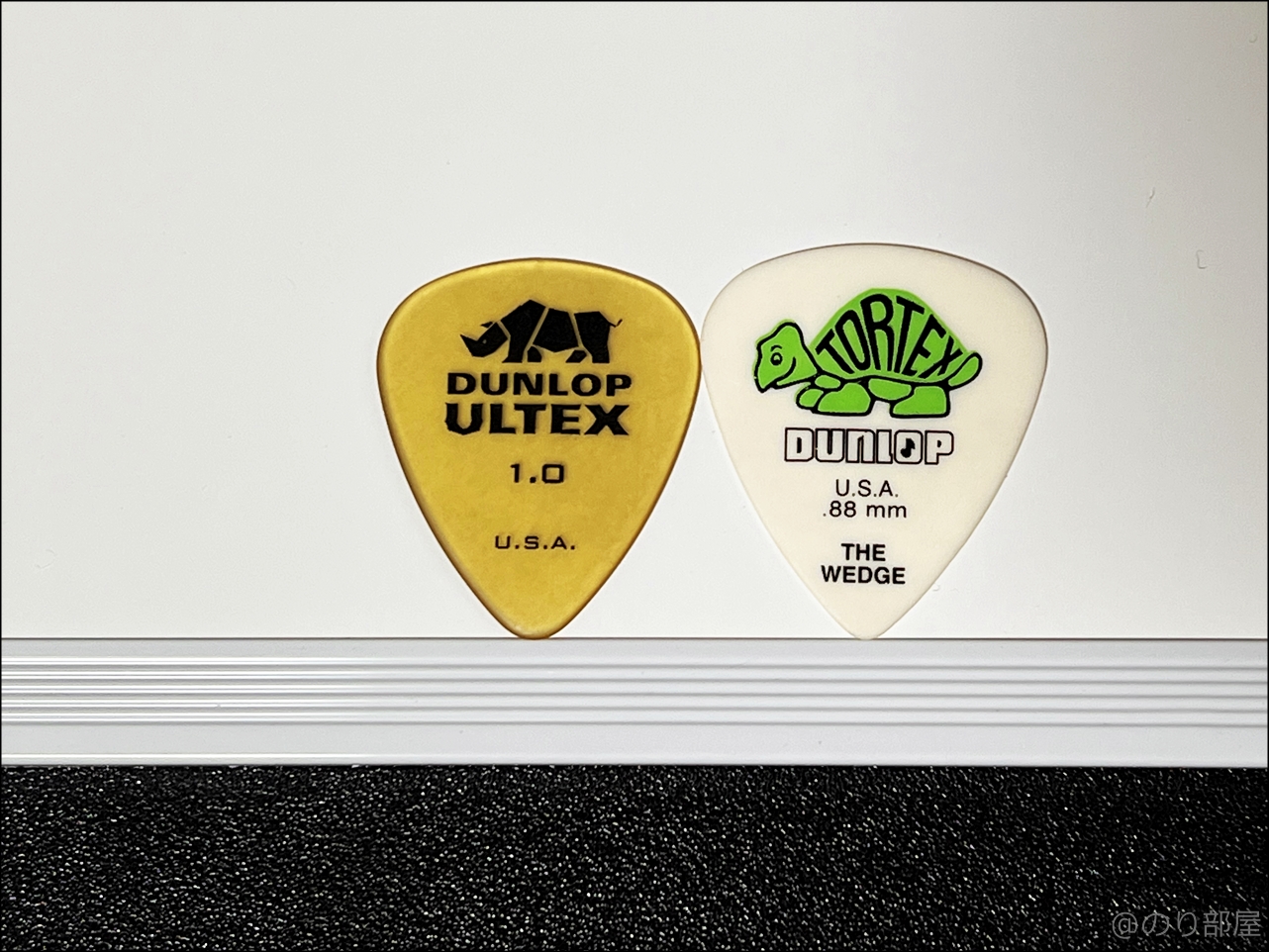 ジムダンロップ ULTEX ウルテム ティアドロップギターピックとジムダンロップWEDGEのサイズ比較