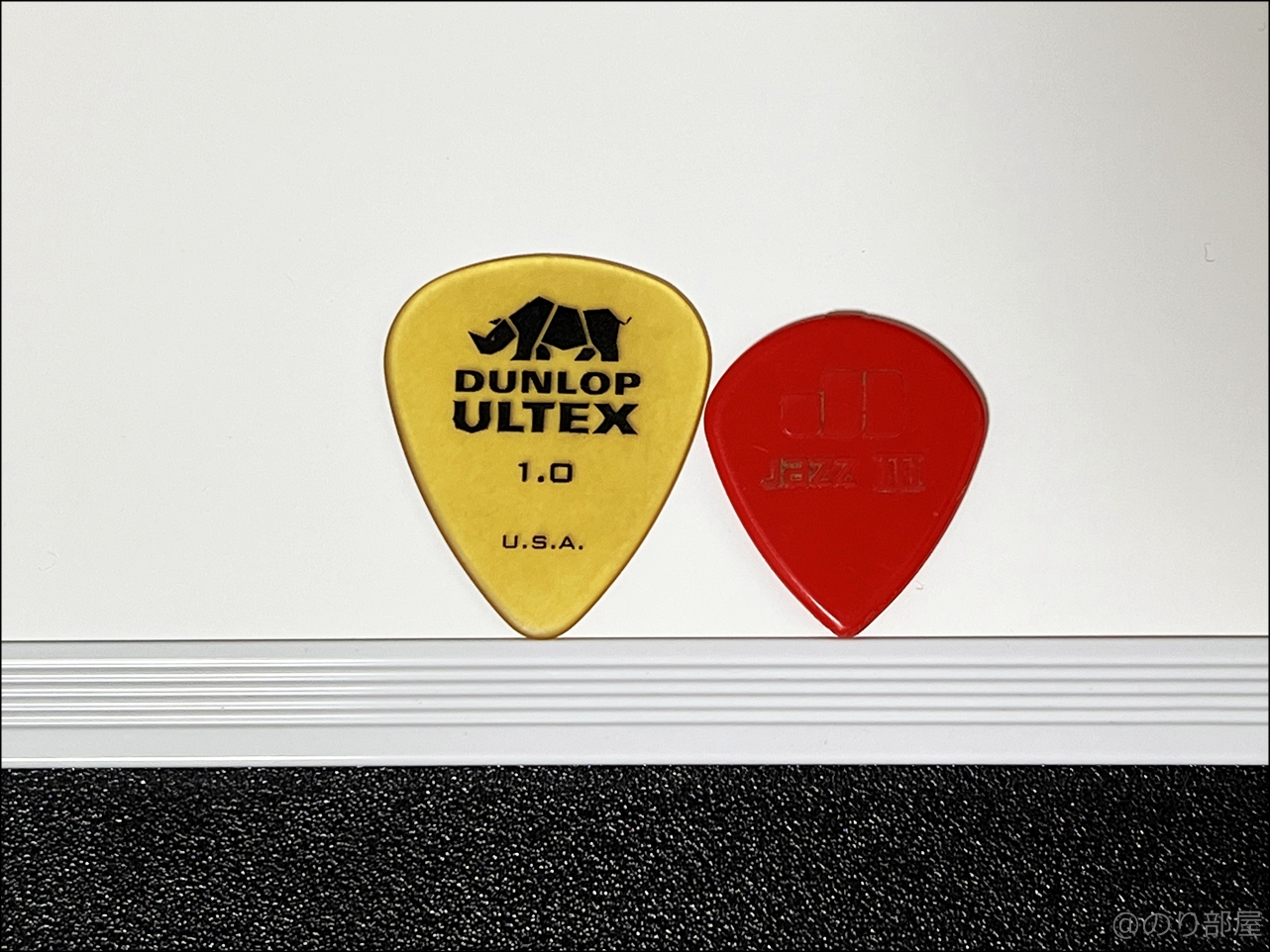 ジムダンロップ ULTEX ウルテム ティアドロップギターピックとJAZZ3のサイズ比較
